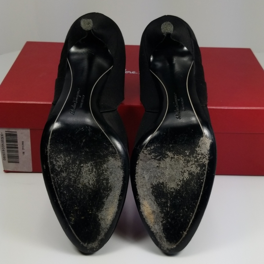 Salvatore Ferragamo Refly Black Satin Pumps - Picture 5 of 8